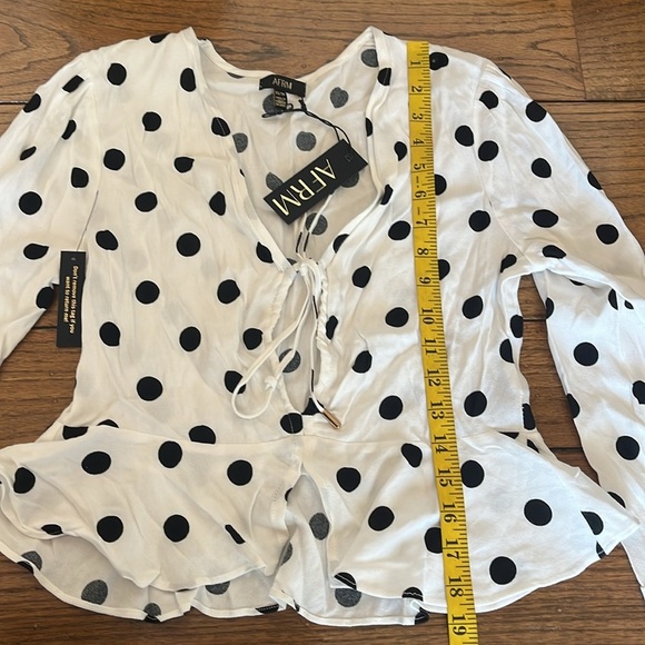 Afrm Scarlett Tie Front Polka Dot Top New With Tag Size XS New With Tag - Picture 3 of 7